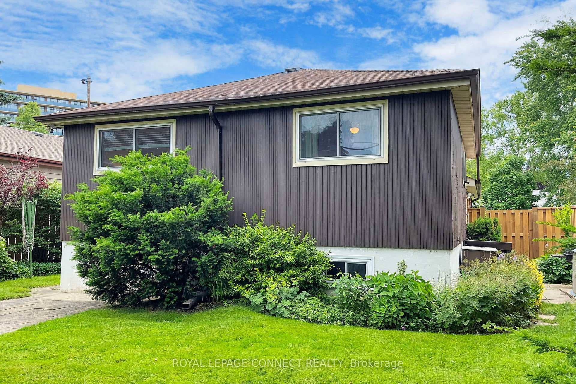 52 Bledlow Manor Drive photo 27
