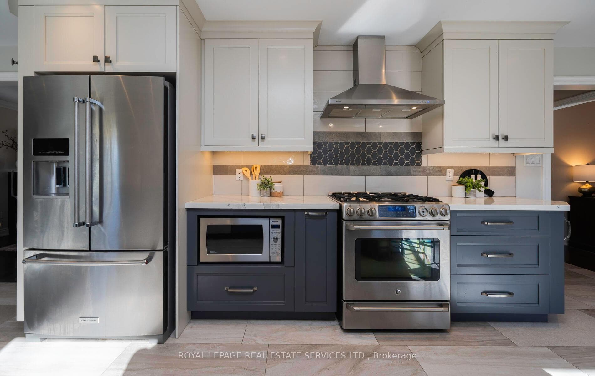 STAINLESS STEEL APPLIANCES, GAS STOVE