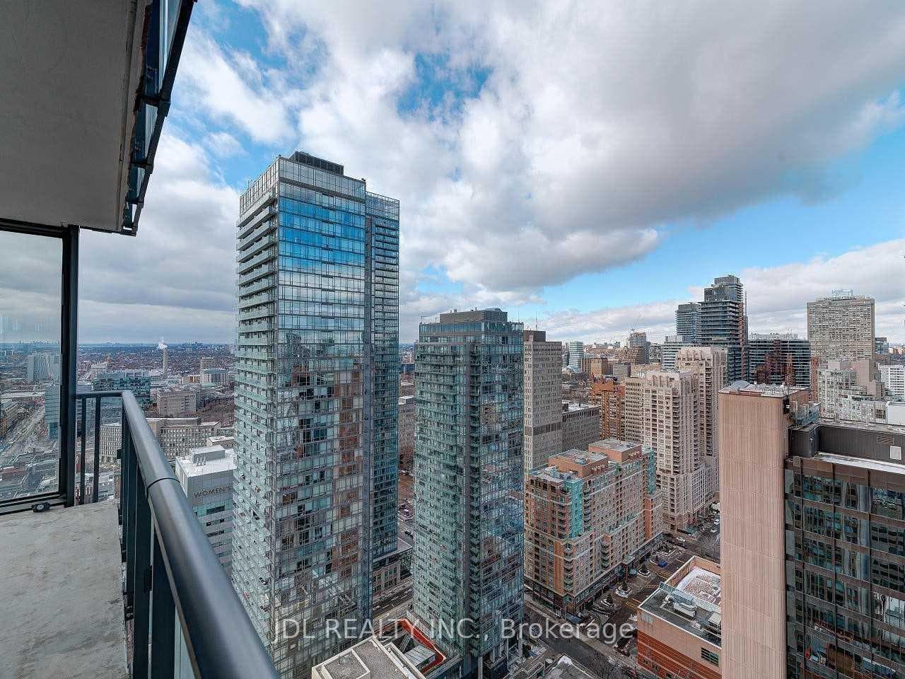 15 GRENVILLE Street Unit 3804 photo 6