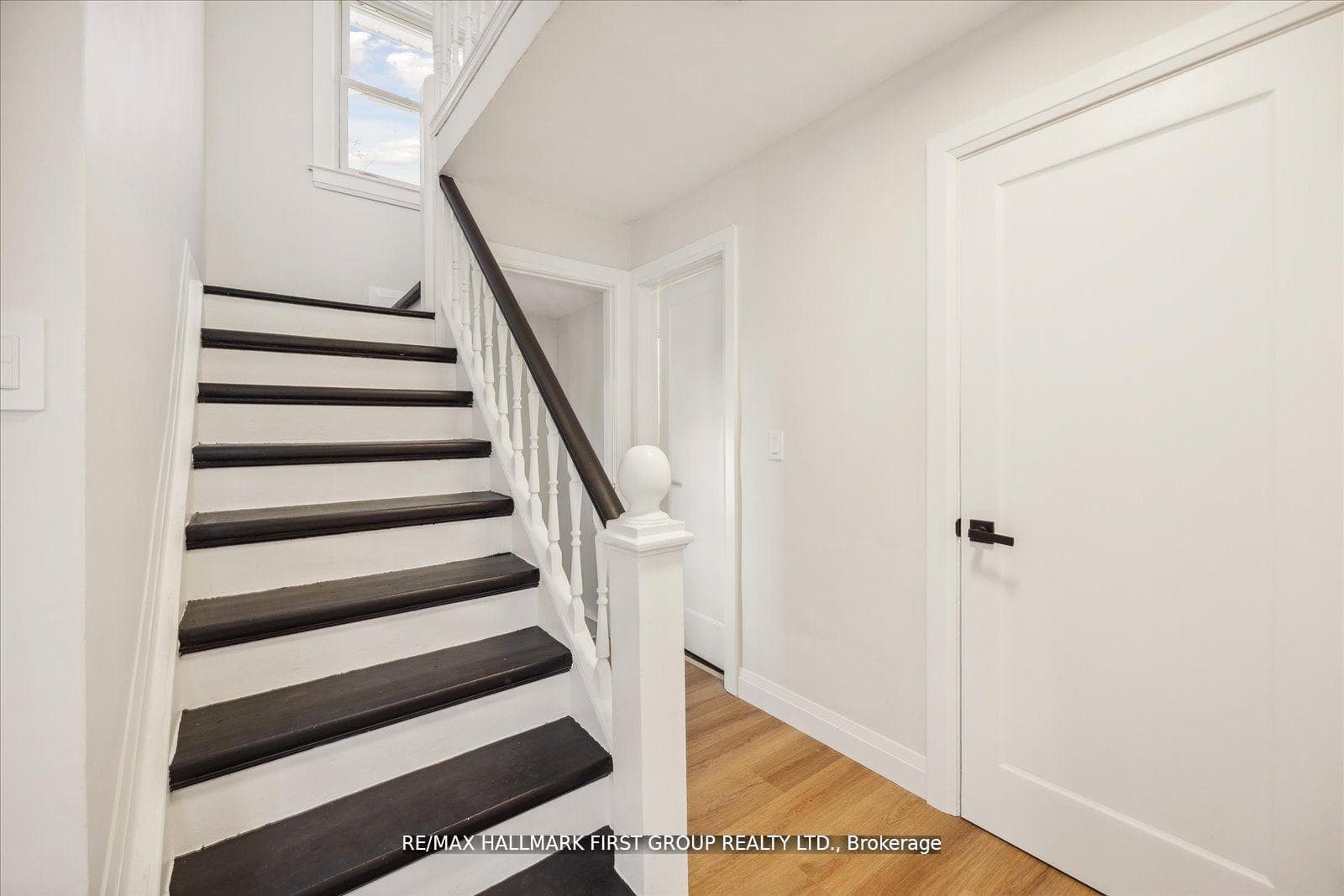 33 Sandra Street photo 12