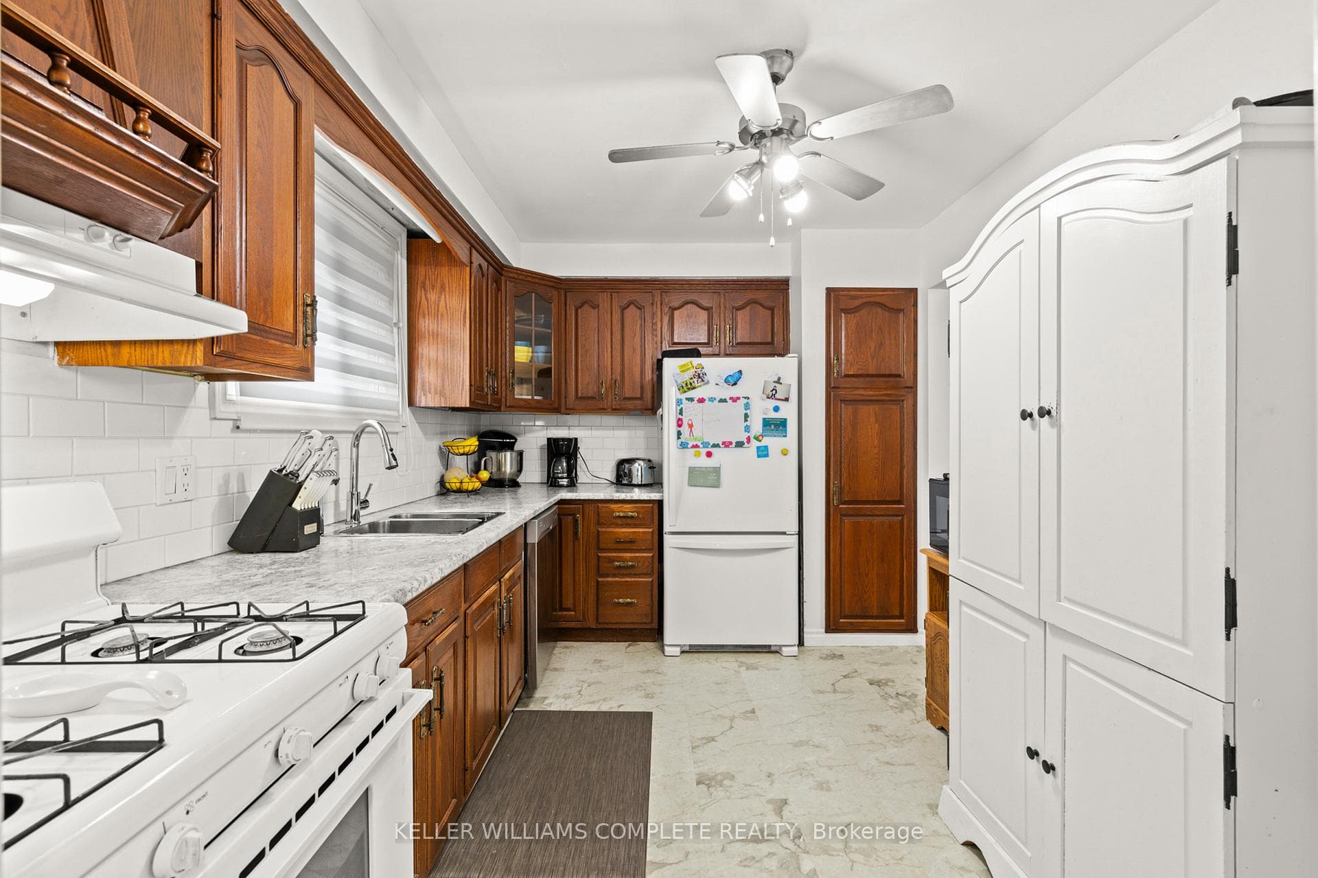 84 Terrace Avenue photo 9