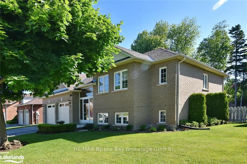 52 GREEN PINE Crescent photo 2