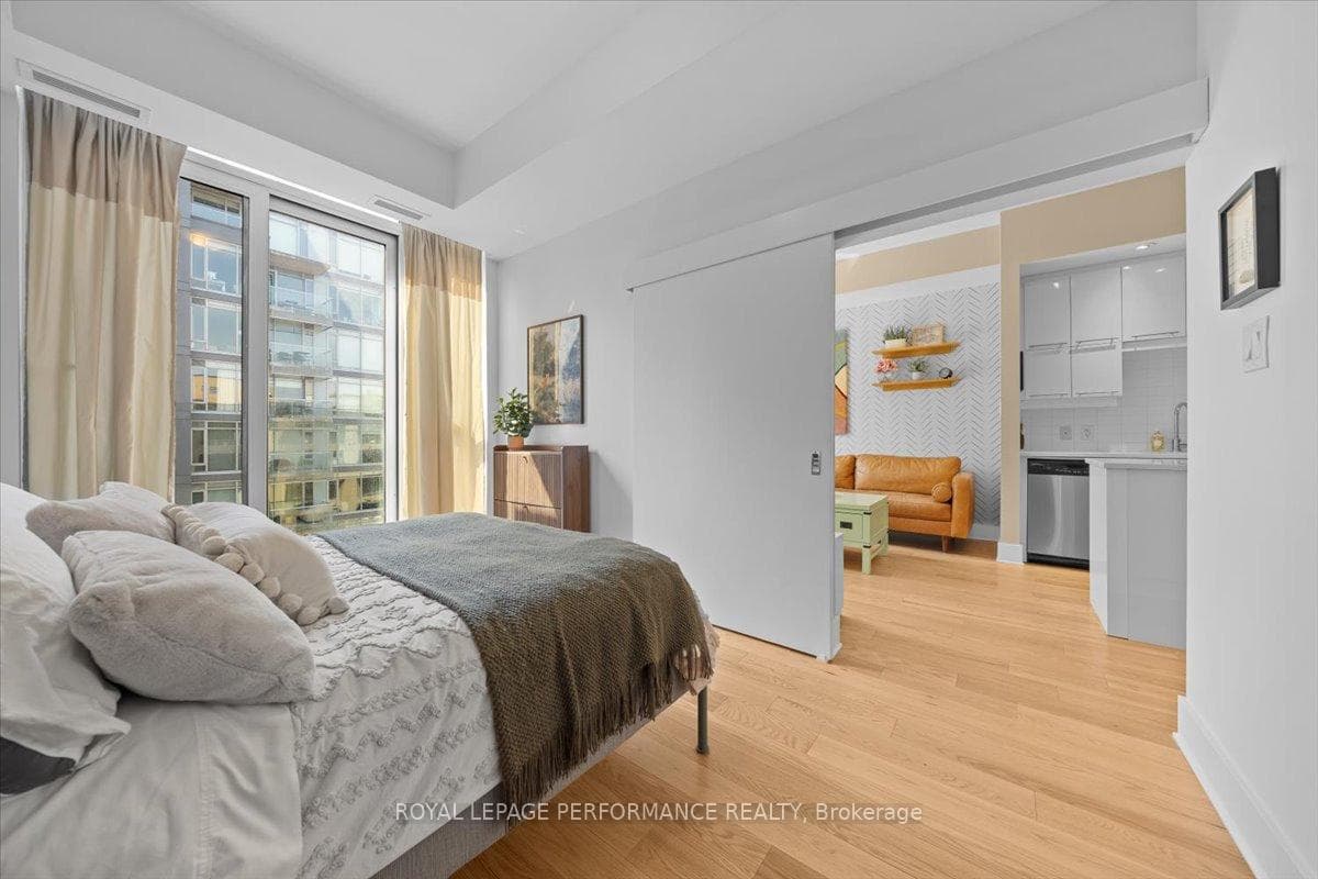 Open or close, the space is versatile
