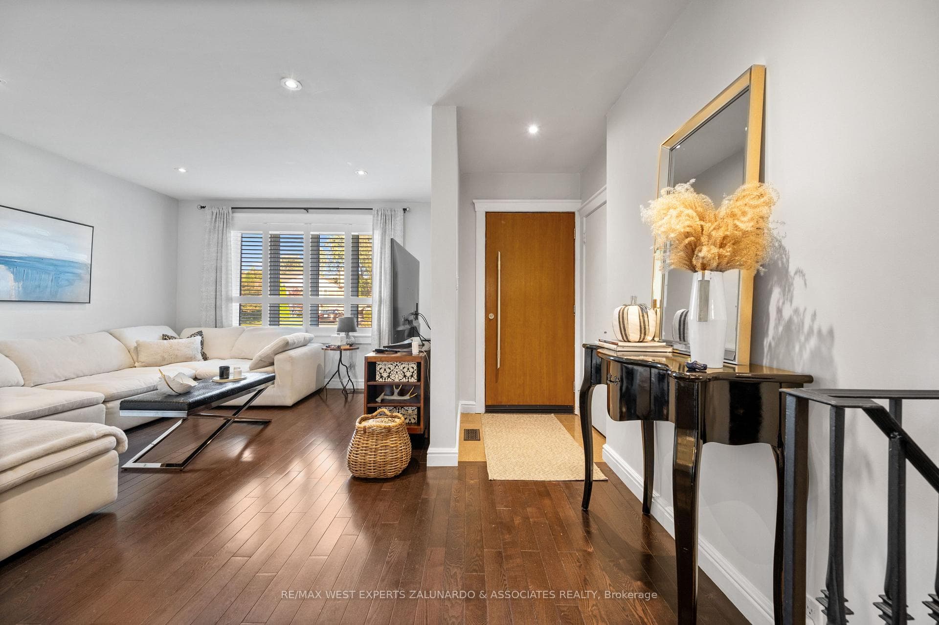 18 Smallwood Drive photo 4