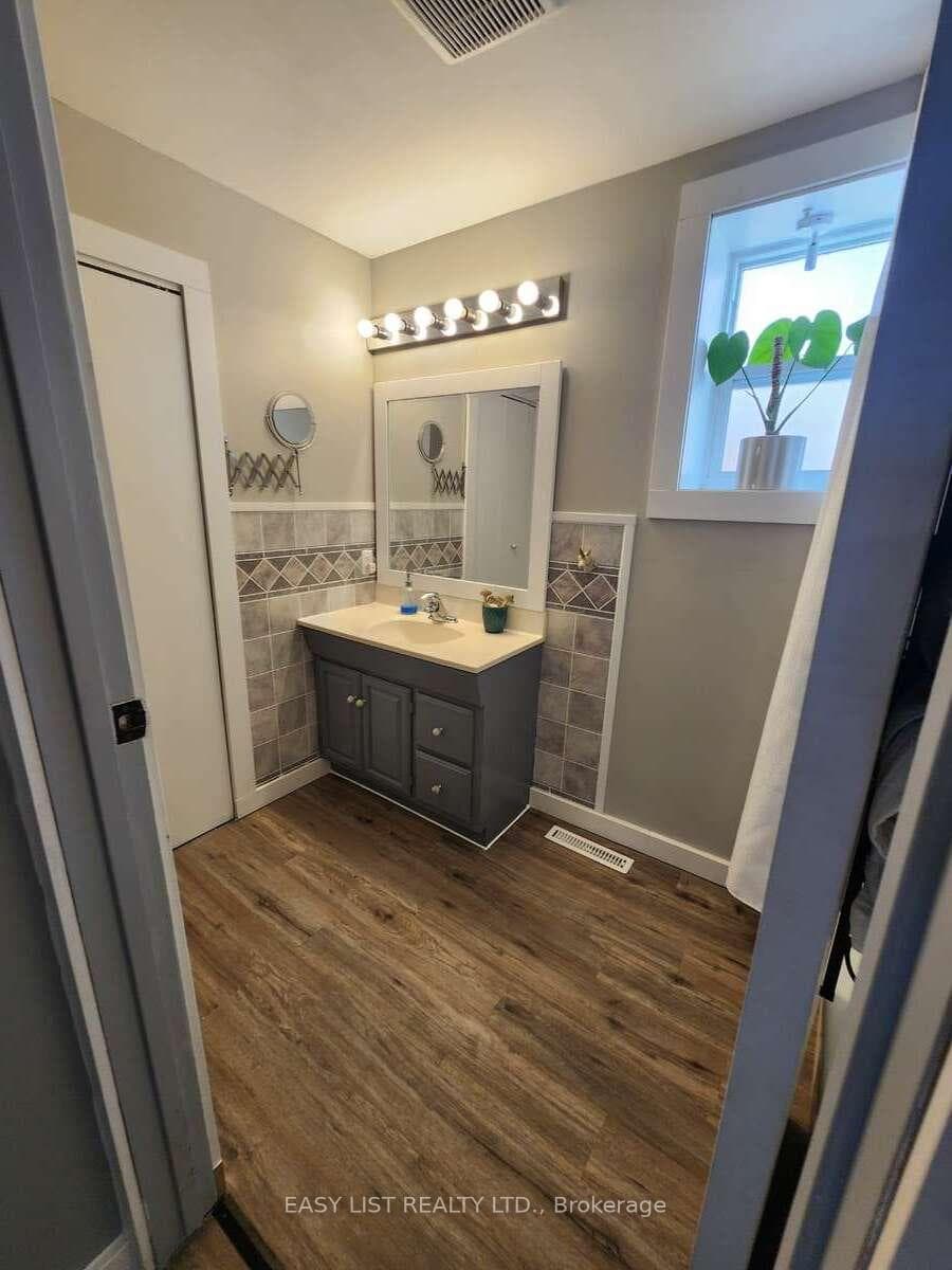 516 Bay Street photo 23