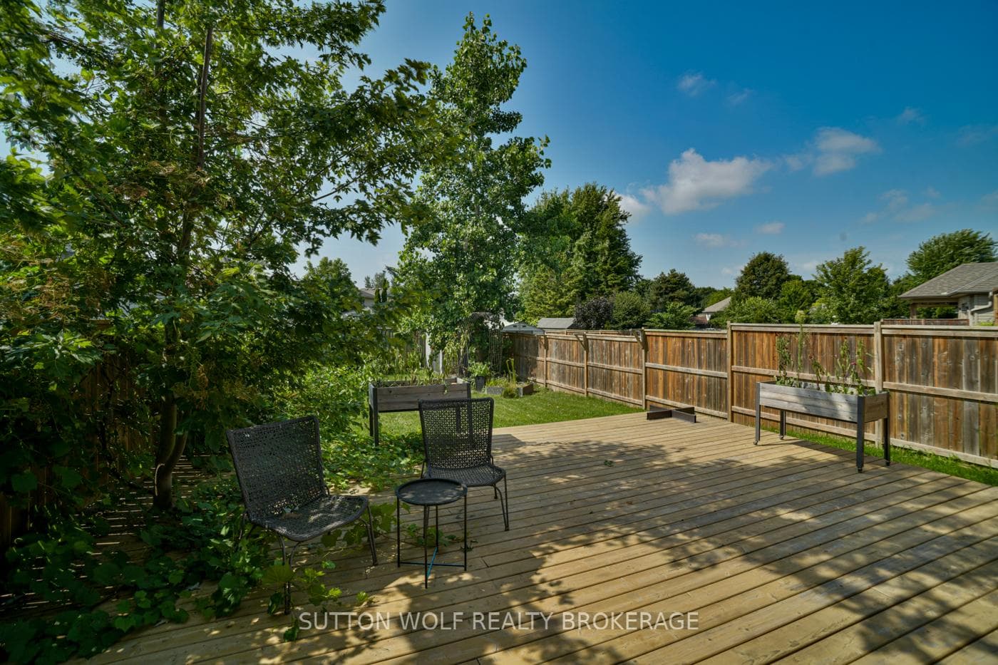 22 Queensway Drive photo 44