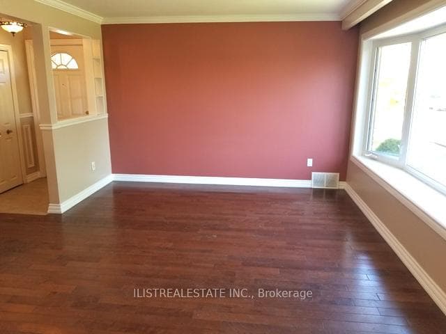 26 Arbutus Crescent photo 2