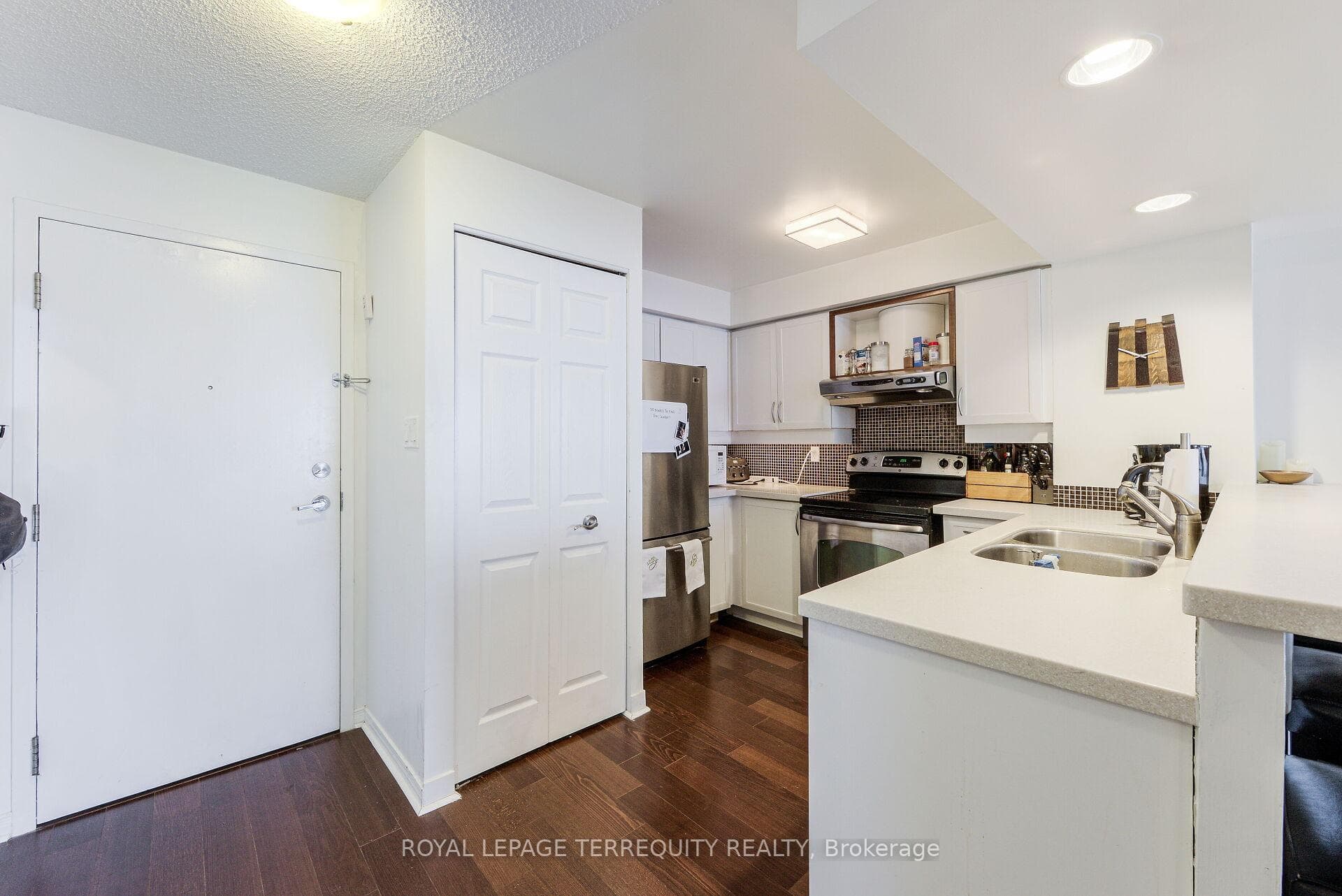 801 King Street Unit #1018 photo 7