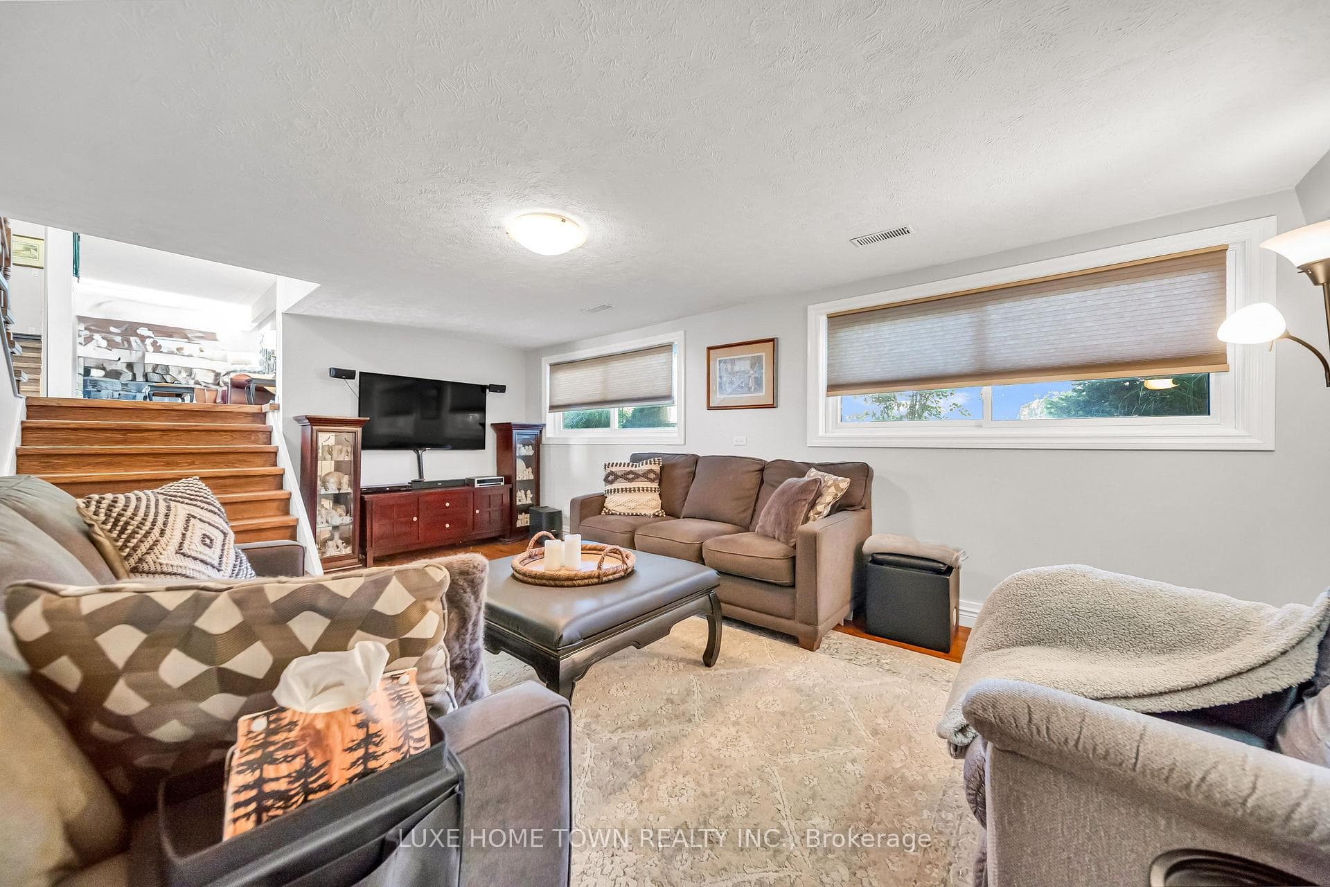 12 Mcnab Drive photo 29