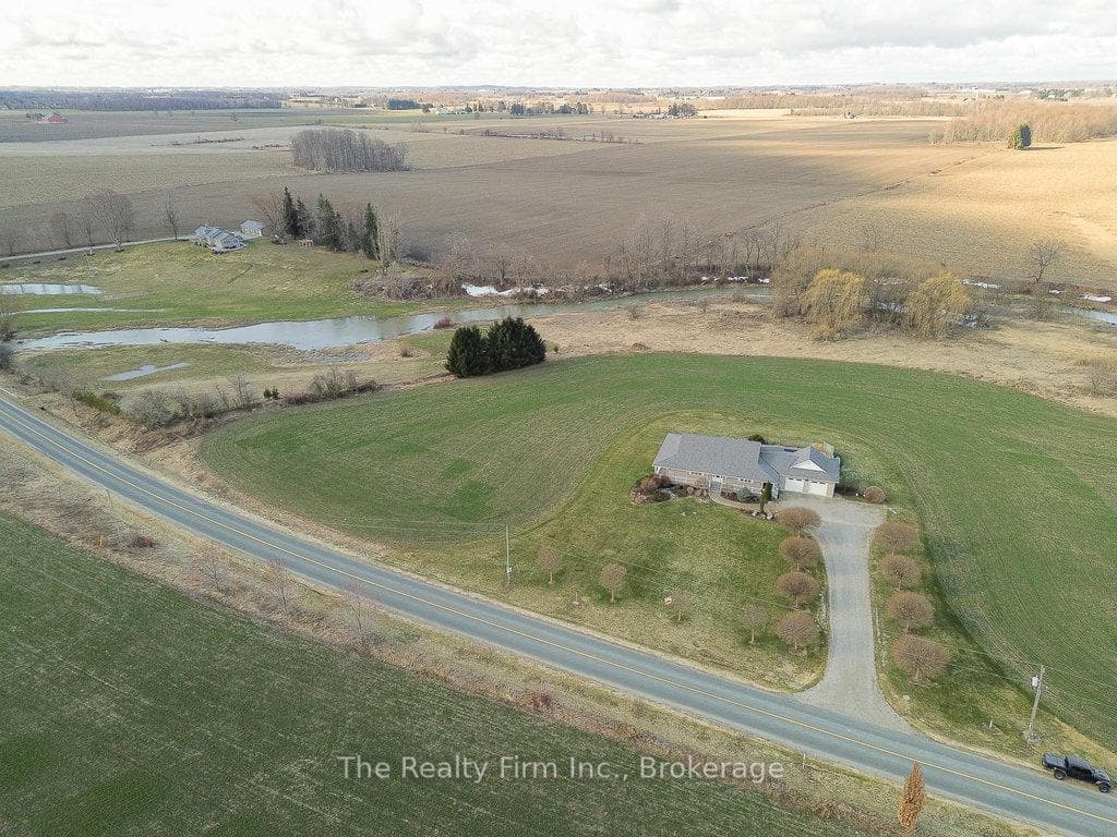 716173 18th Line photo 36