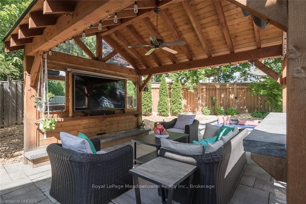 624 LYONS Court photo 7
