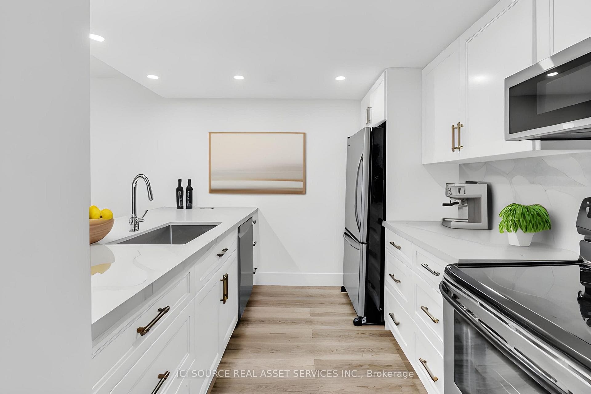 225 Davenport Road Unit 508 photo 1