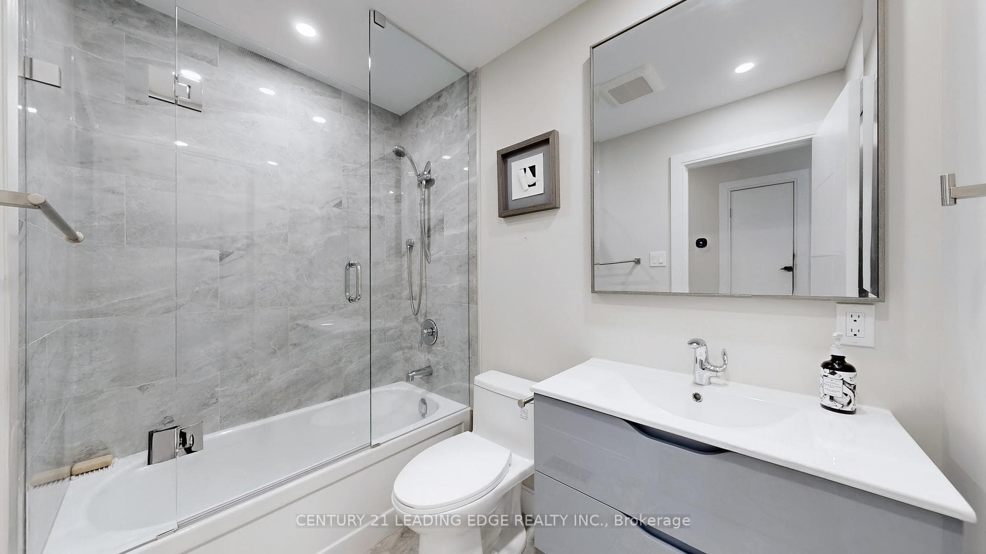 6 Beach Road photo 35