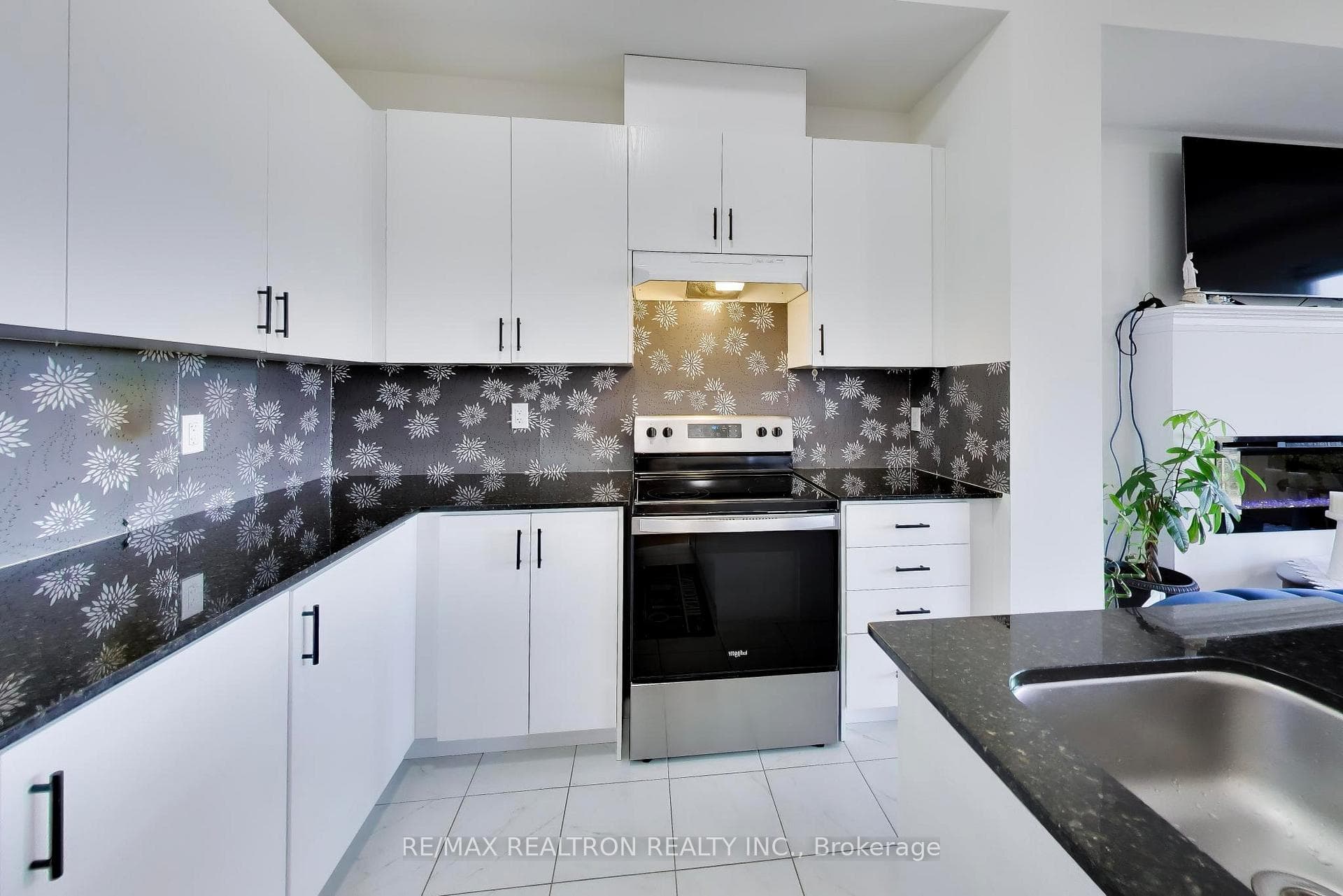 11 Inverary Crescent photo 18