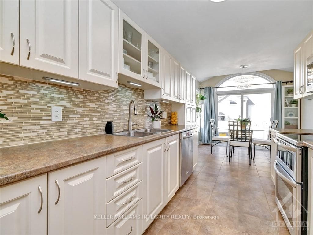 527 LANGELIER Avenue photo 9