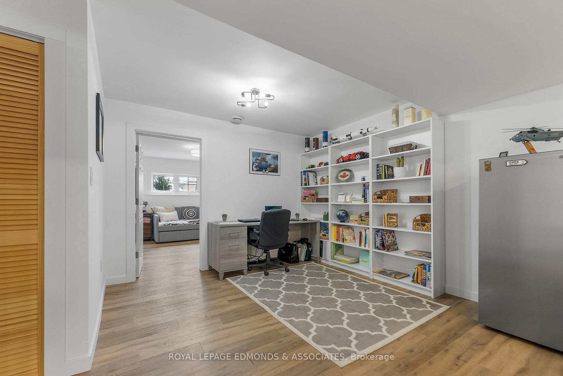 669 Fairview Avenue photo 23