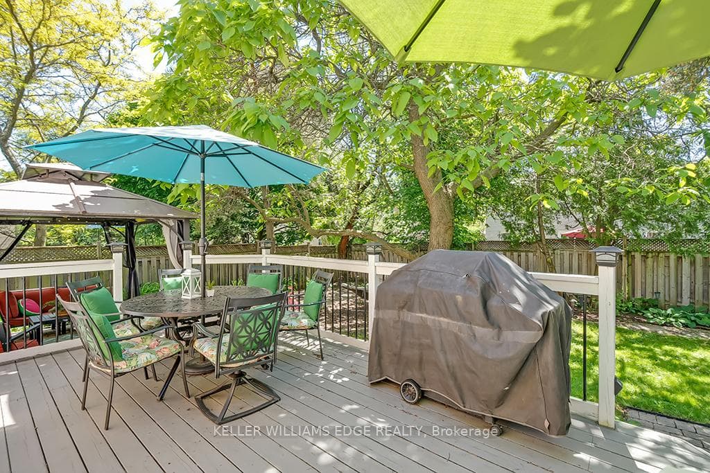 1557 Princeton Crescent photo 33