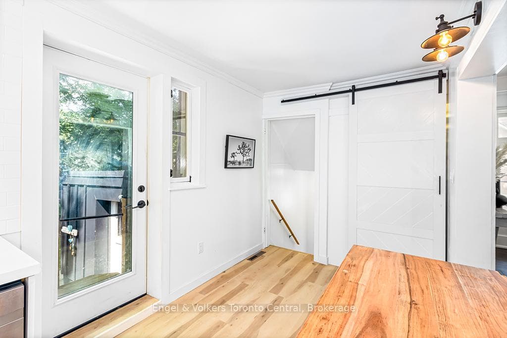 300 2nd Avenue photo 16