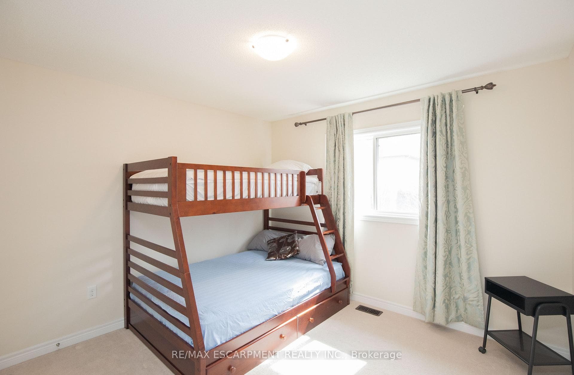 331 Stonehenge Drive photo 28