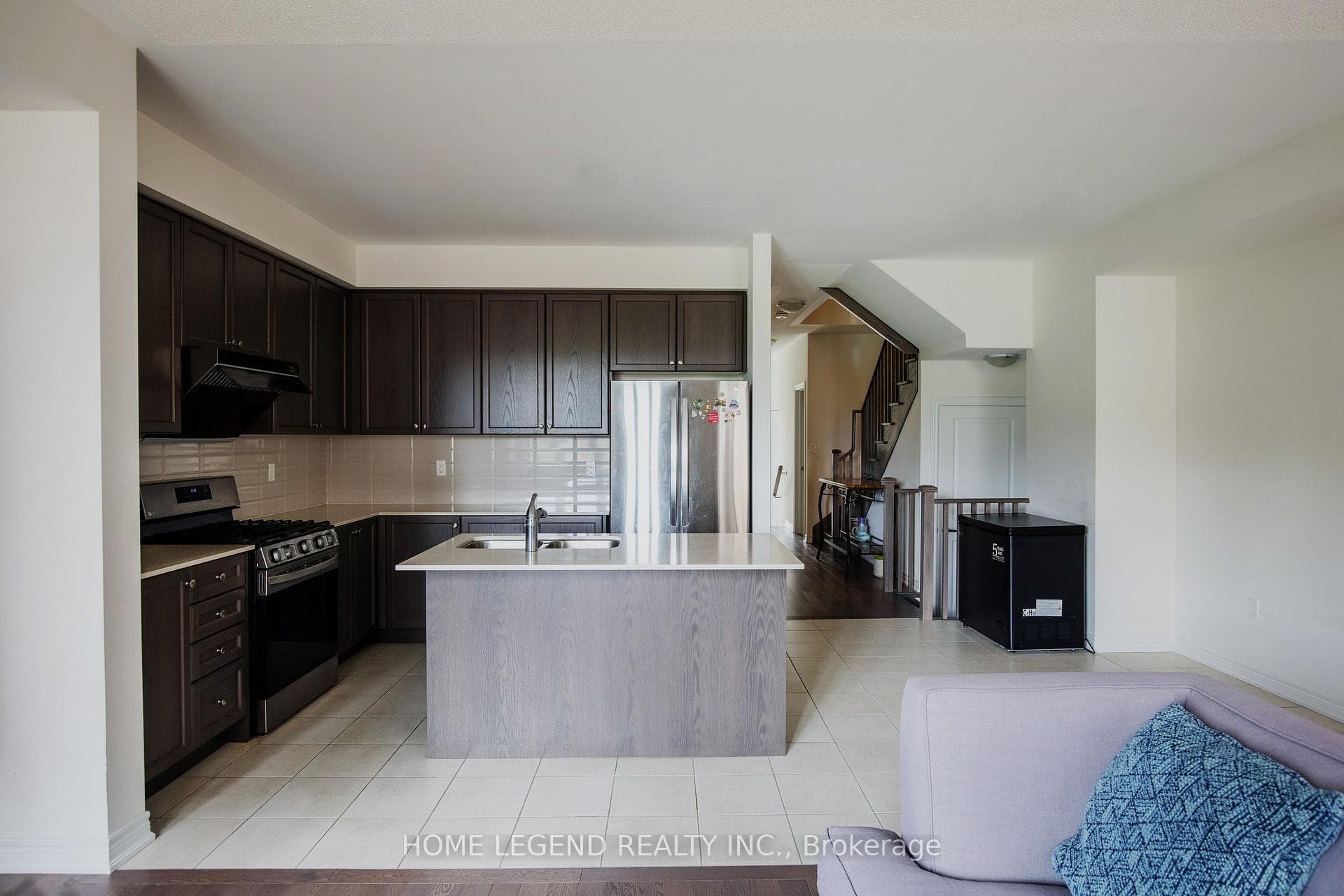 10 Ducharme Drive photo 4