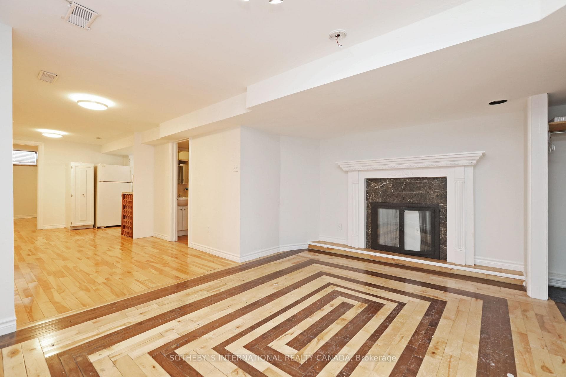 212 Glebemount Avenue Unit Lower photo 6