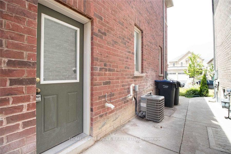 11 Valerian Street Unit Bsmt photo 2