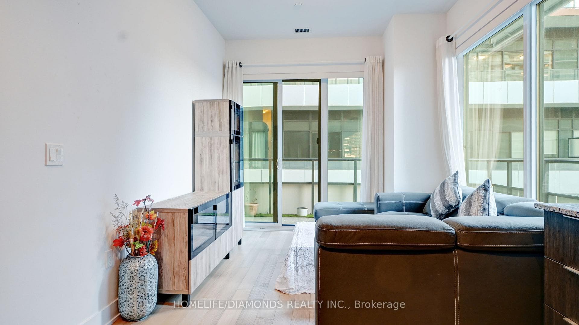 20 SHOREBREEZE Drive Unit 502 photo 18