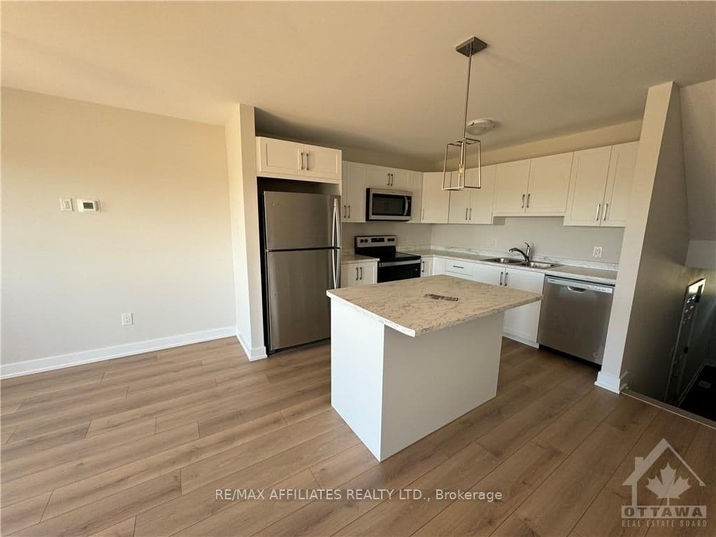 48 STAPLES Boulevard photo 11