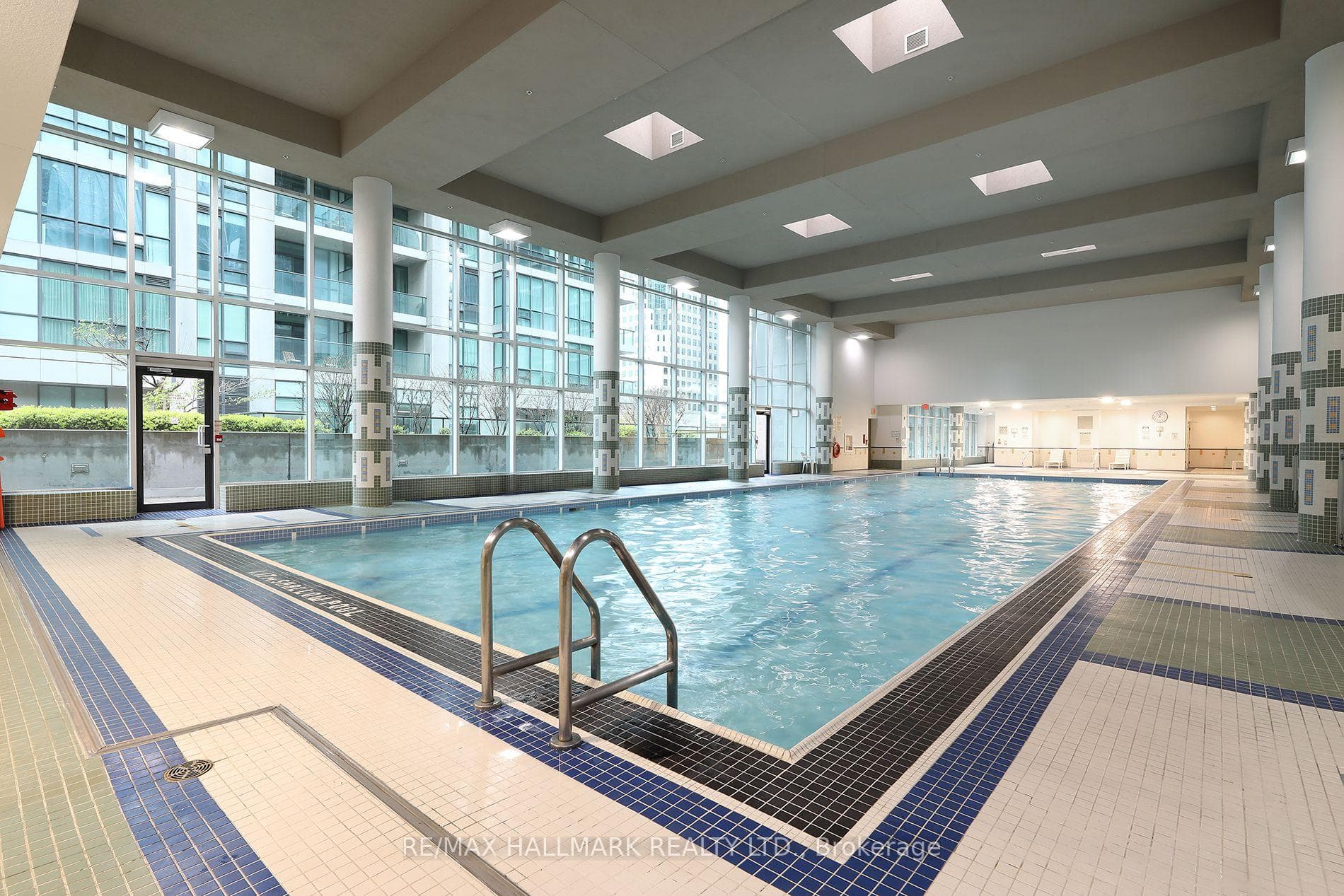 16 Yonge Street Unit 707 photo 24