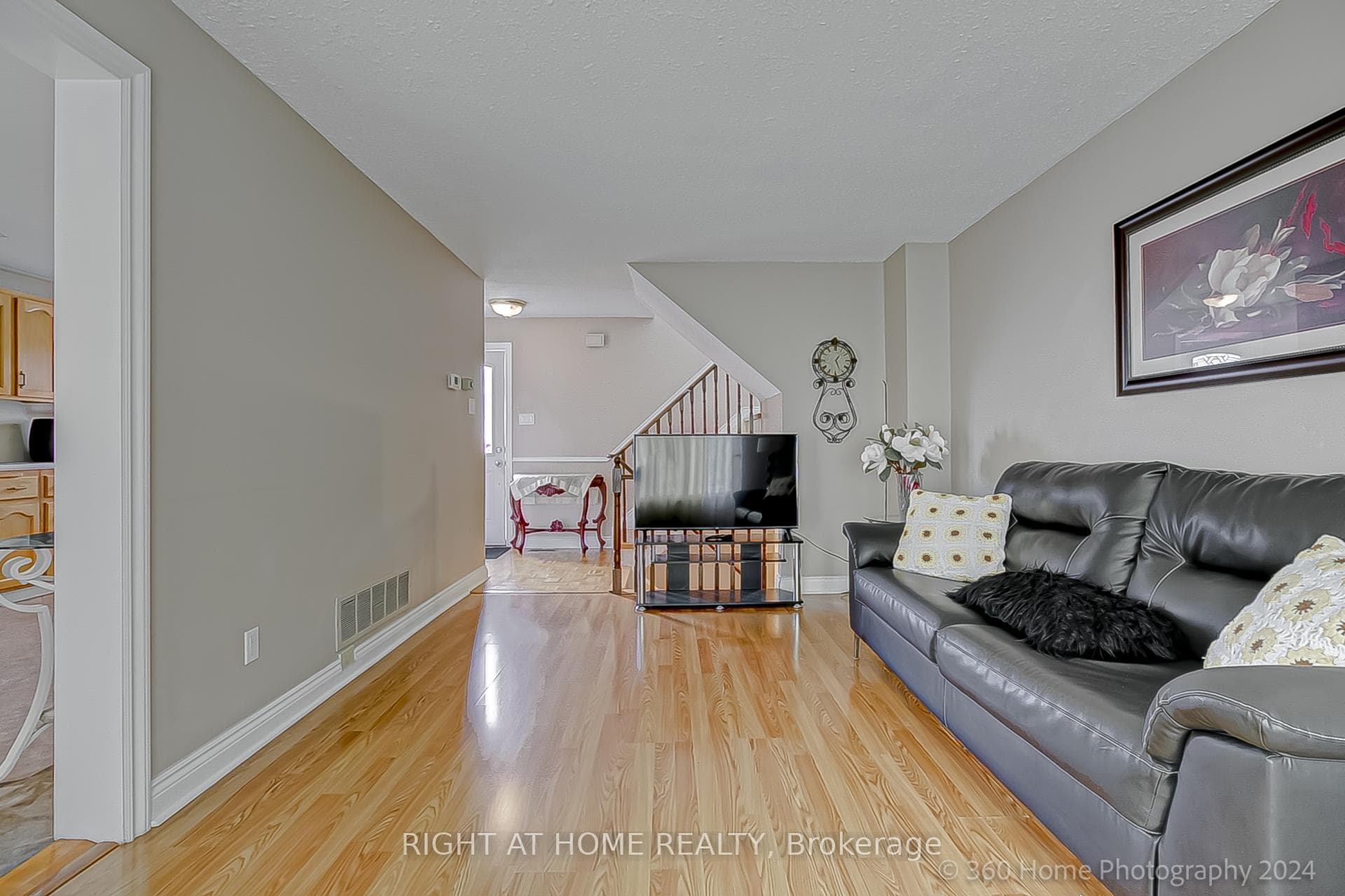 685 Foxwood Trail photo 9