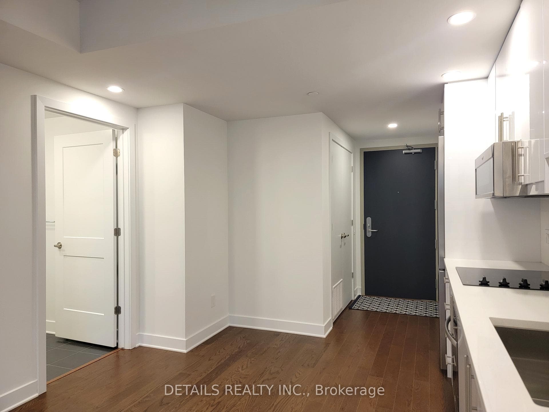 180 George Street Unit 1808 photo 22