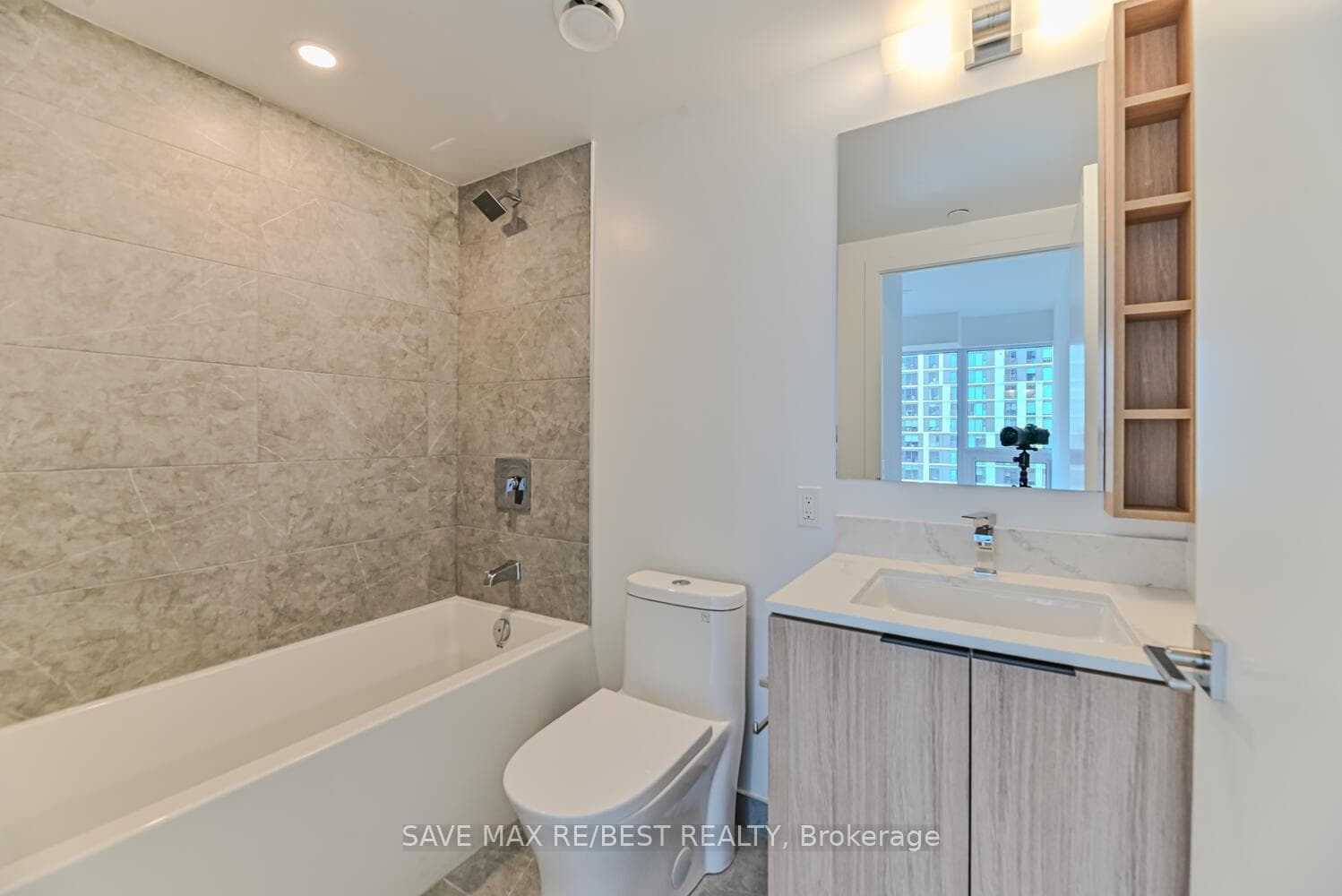 82 Dalhousie Street Unit 1903 photo 24