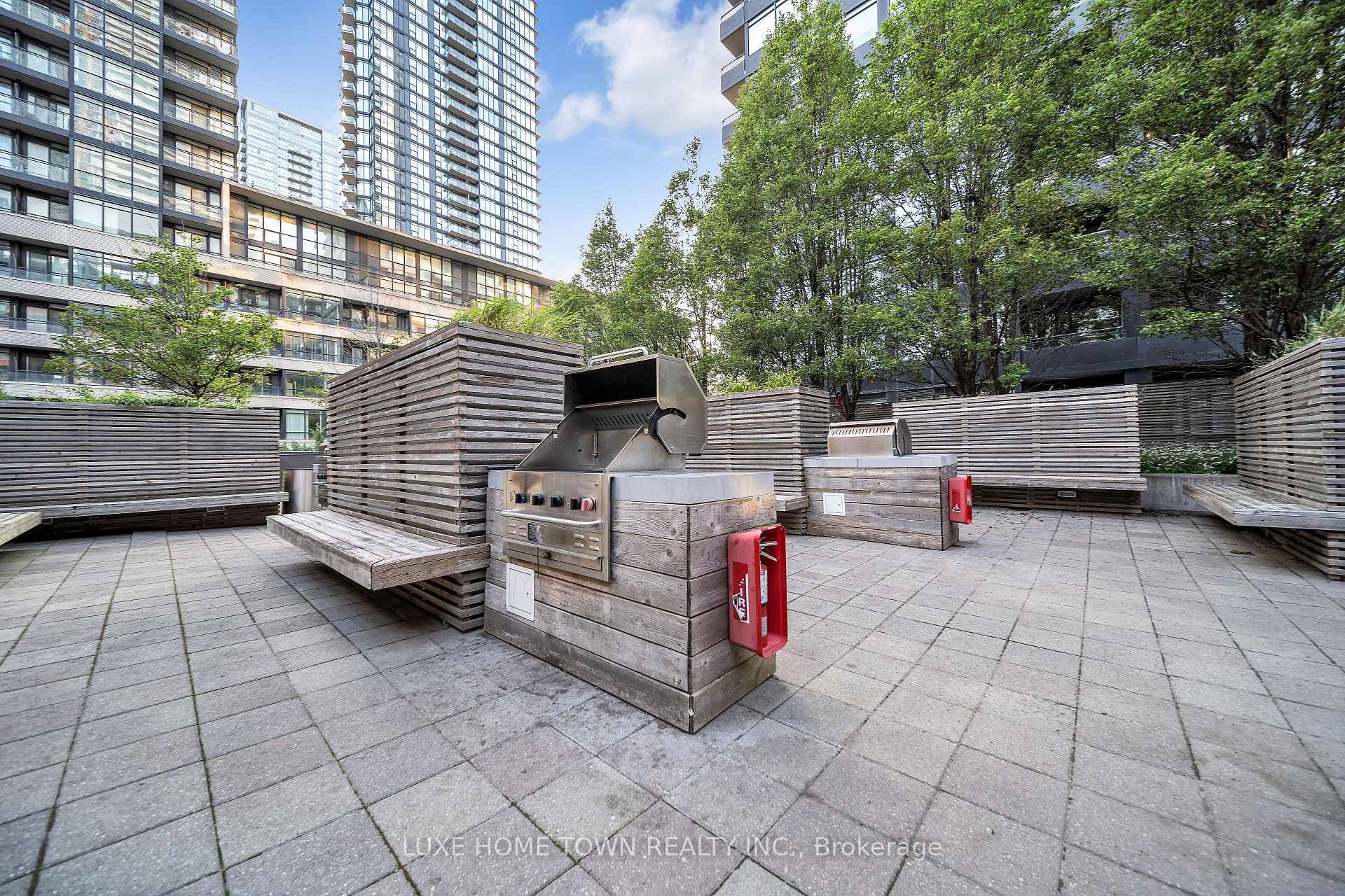 4K Spadina Avenue Unit 711 photo 36