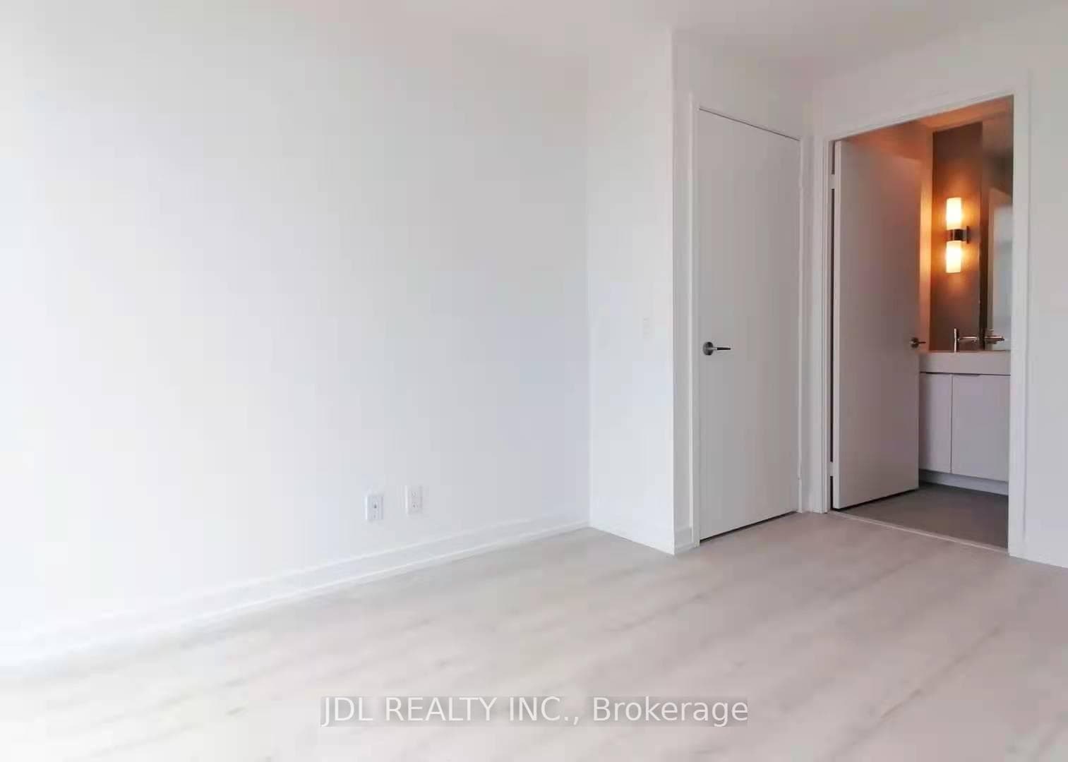 33 Helendale Avenue Unit 2804 photo 6