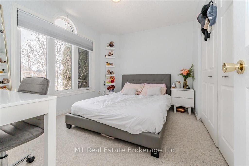 19 Gibbs Crescent photo 23