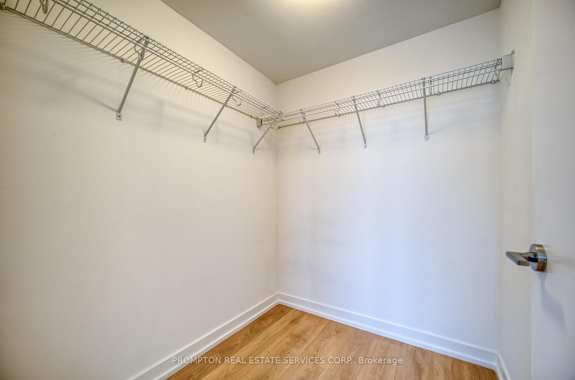 117 Mcmahon Drive Unit 3611 photo 16