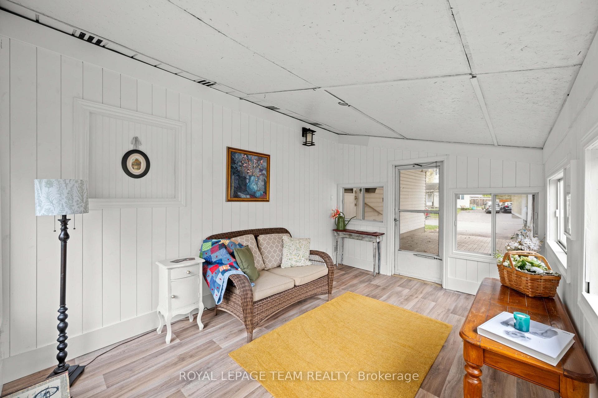 153 Post Road photo 37