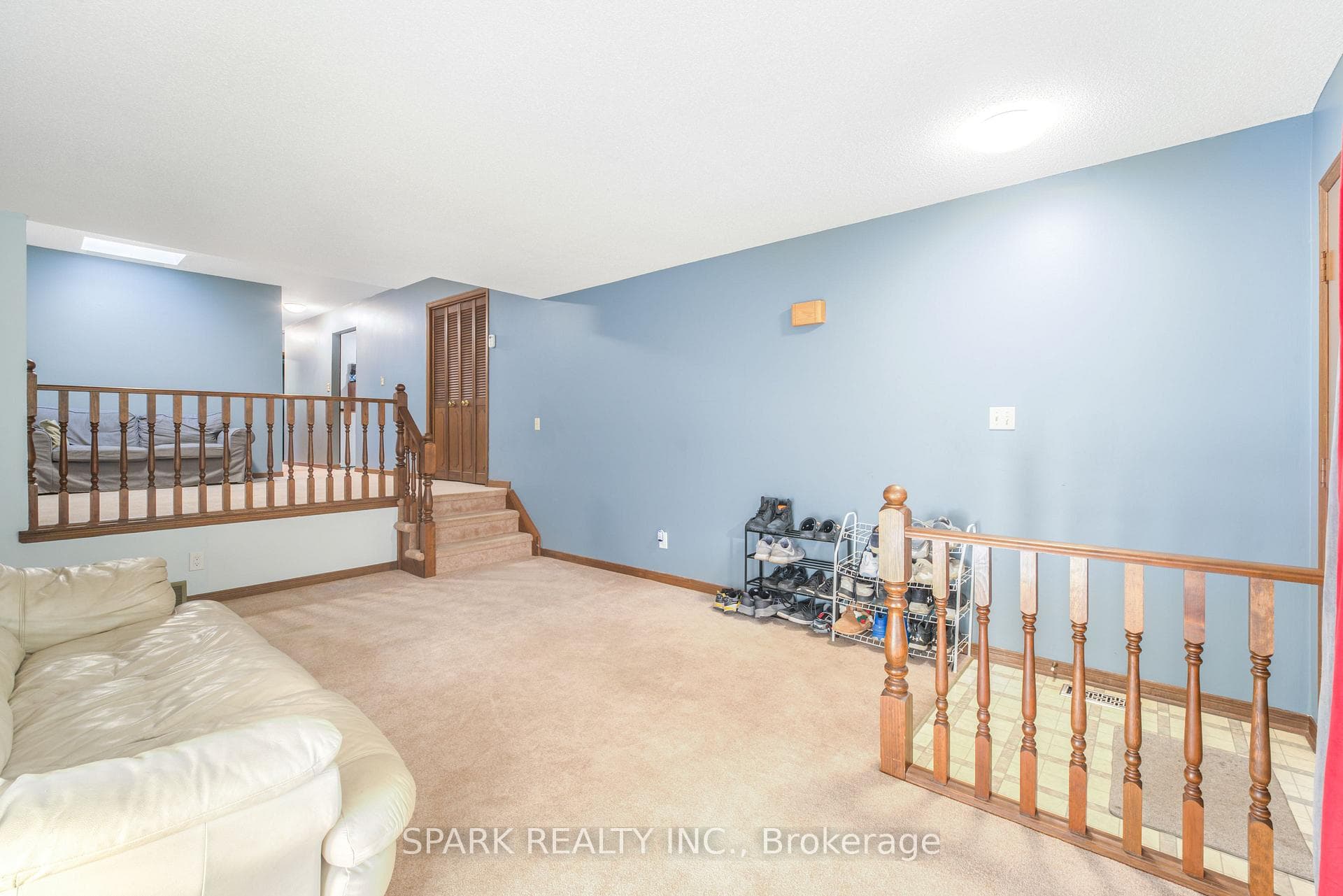 28 Lampman Crescent photo 5