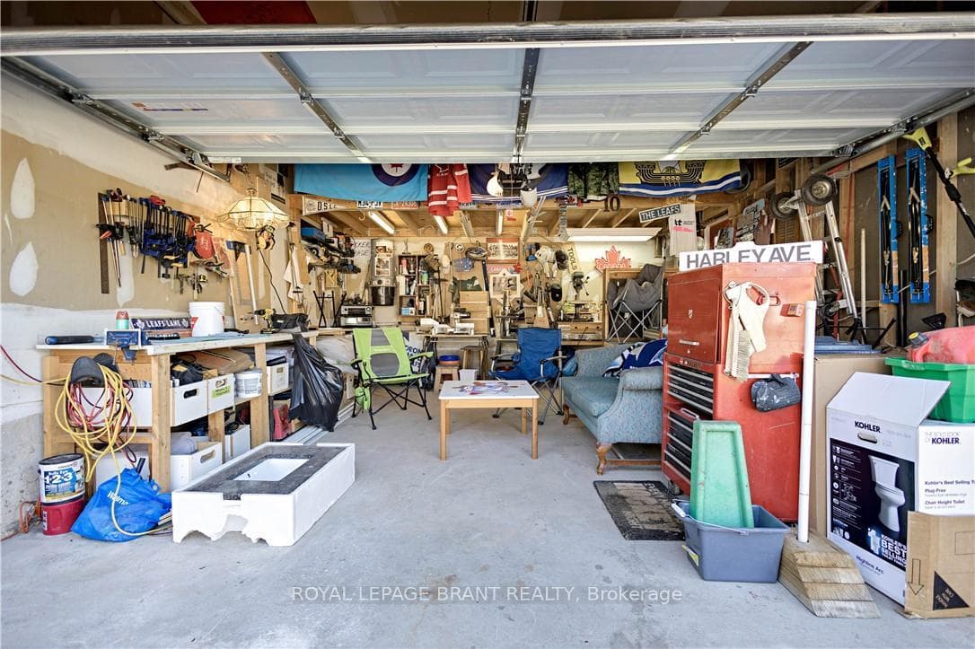10 Harley Avenue photo 22