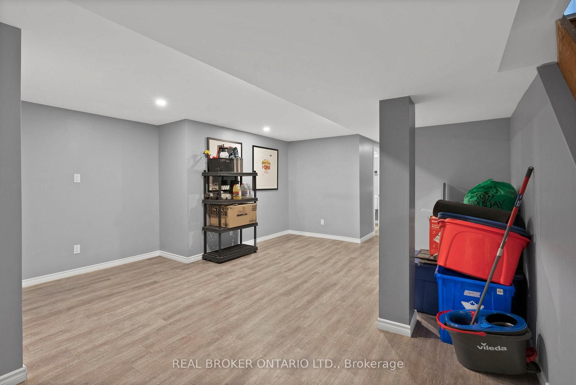 21 Carr Drive photo 33