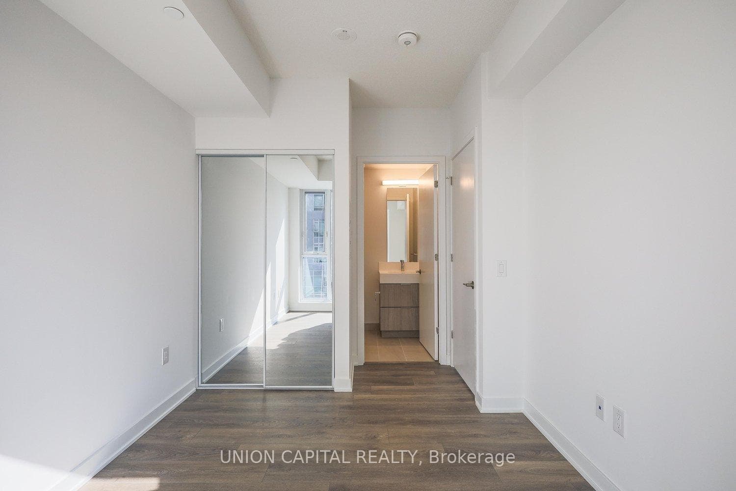 130 RIVER Street Unit 1502 photo 18