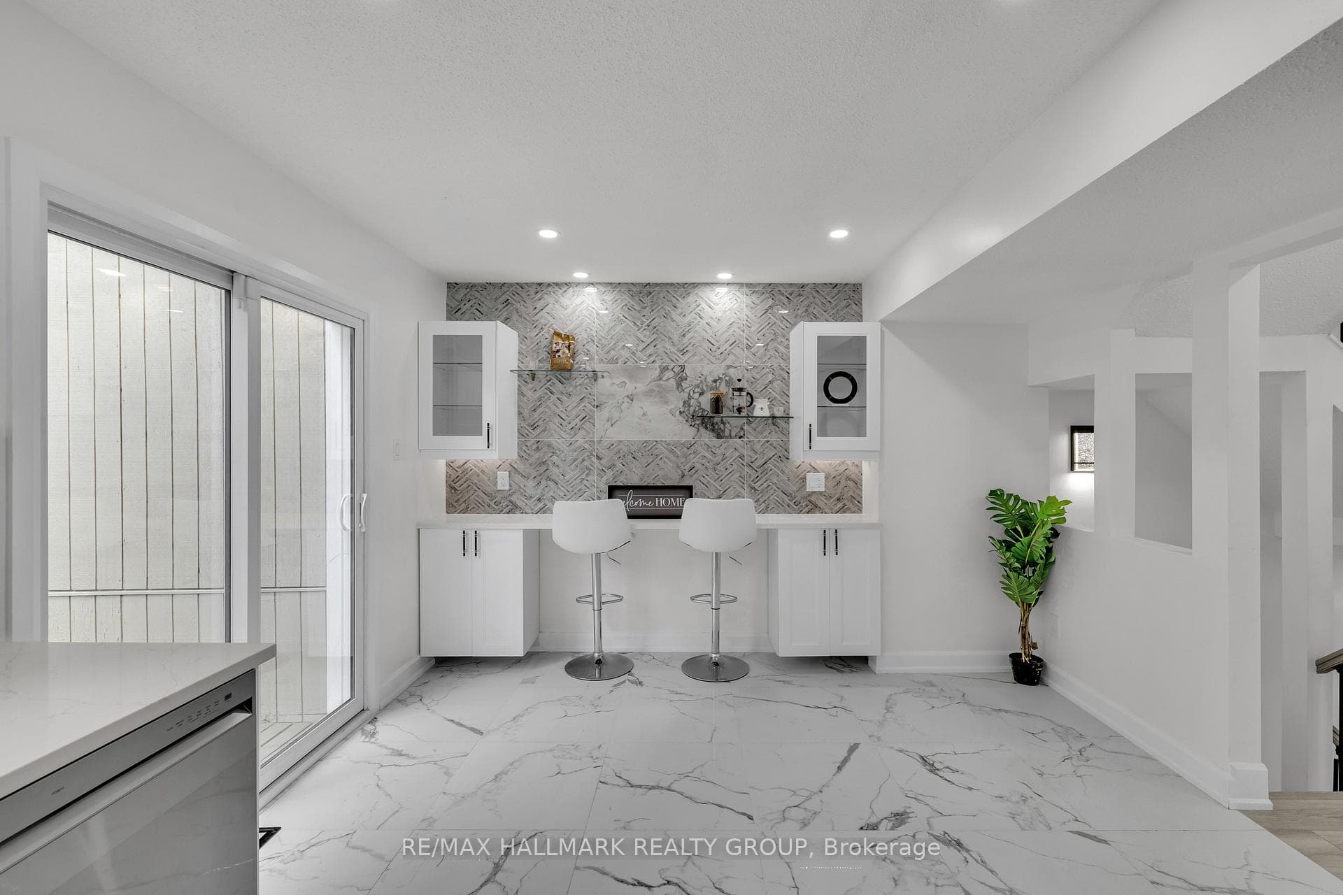 213 BOOTH Street photo 27