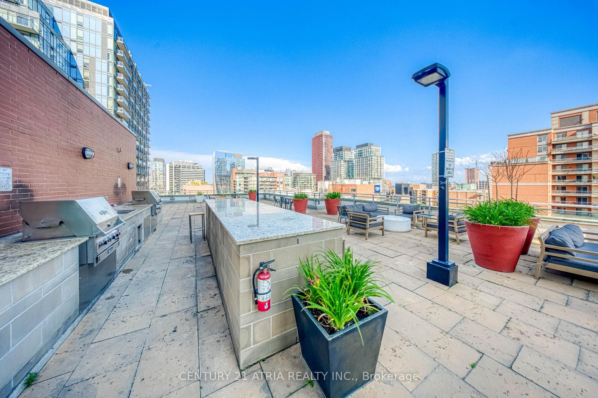 112 George Street Unit S703 photo 43