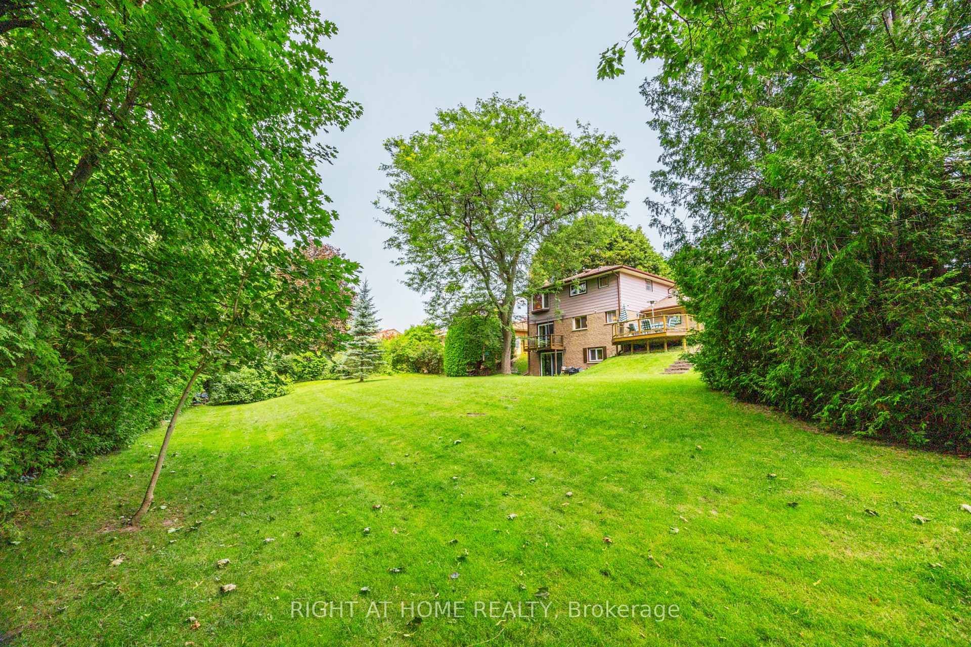 712 Tulip Court photo 2