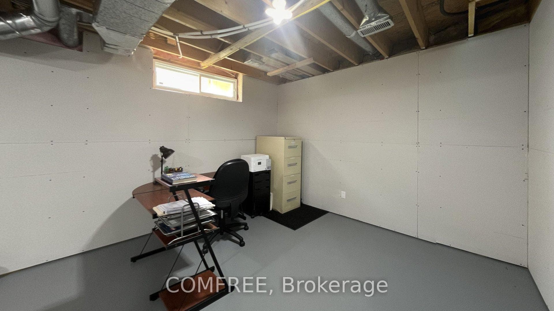 2093 Boake Street photo 23