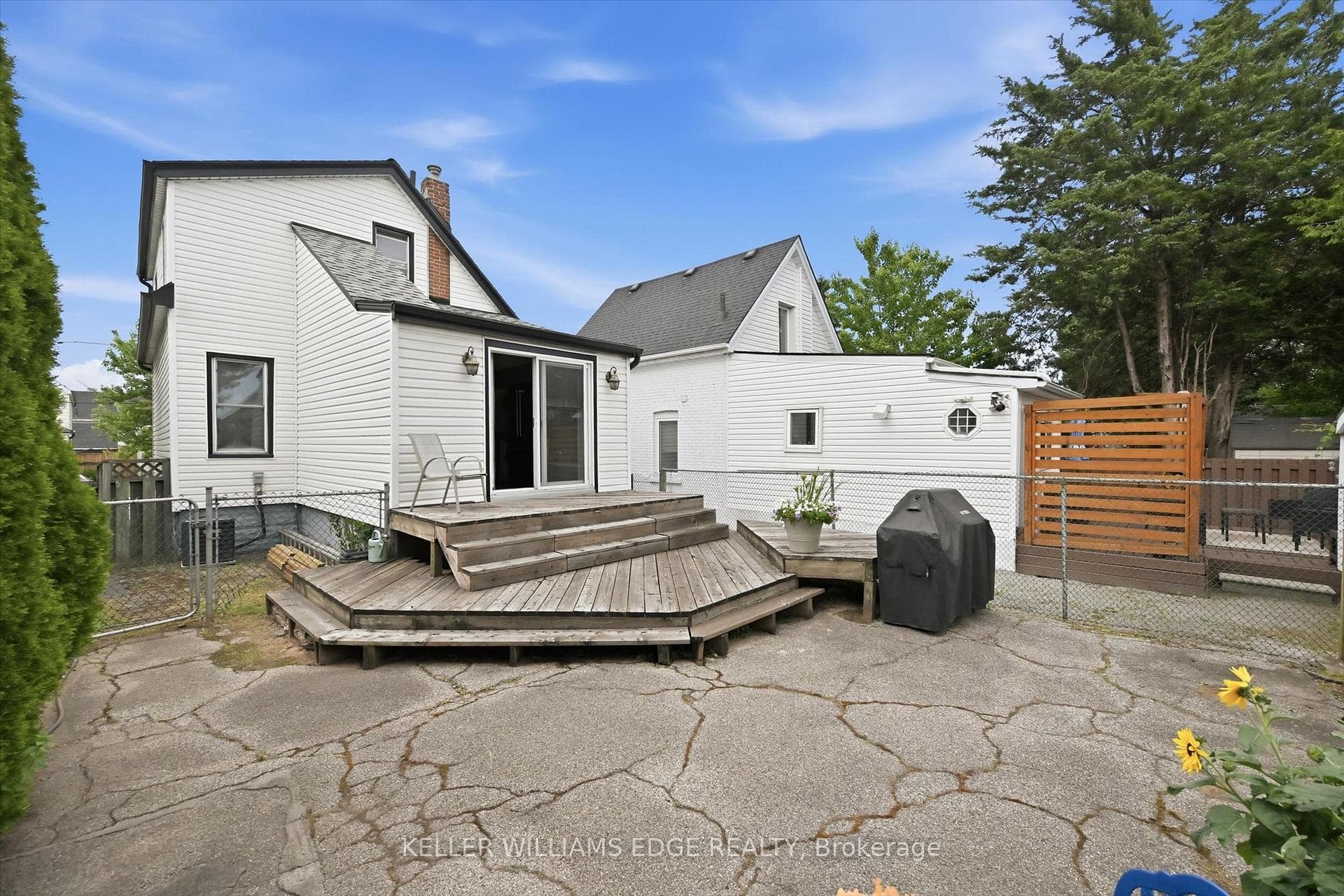 144 Campbell Avenue photo 30