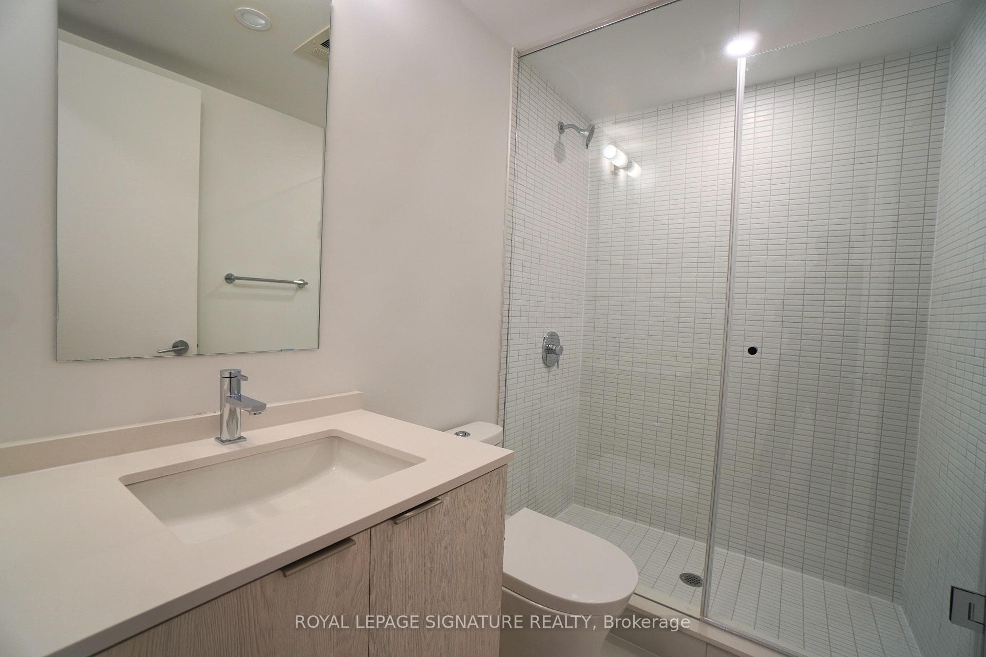 1 Jarvis Street Unit 1316 photo 4