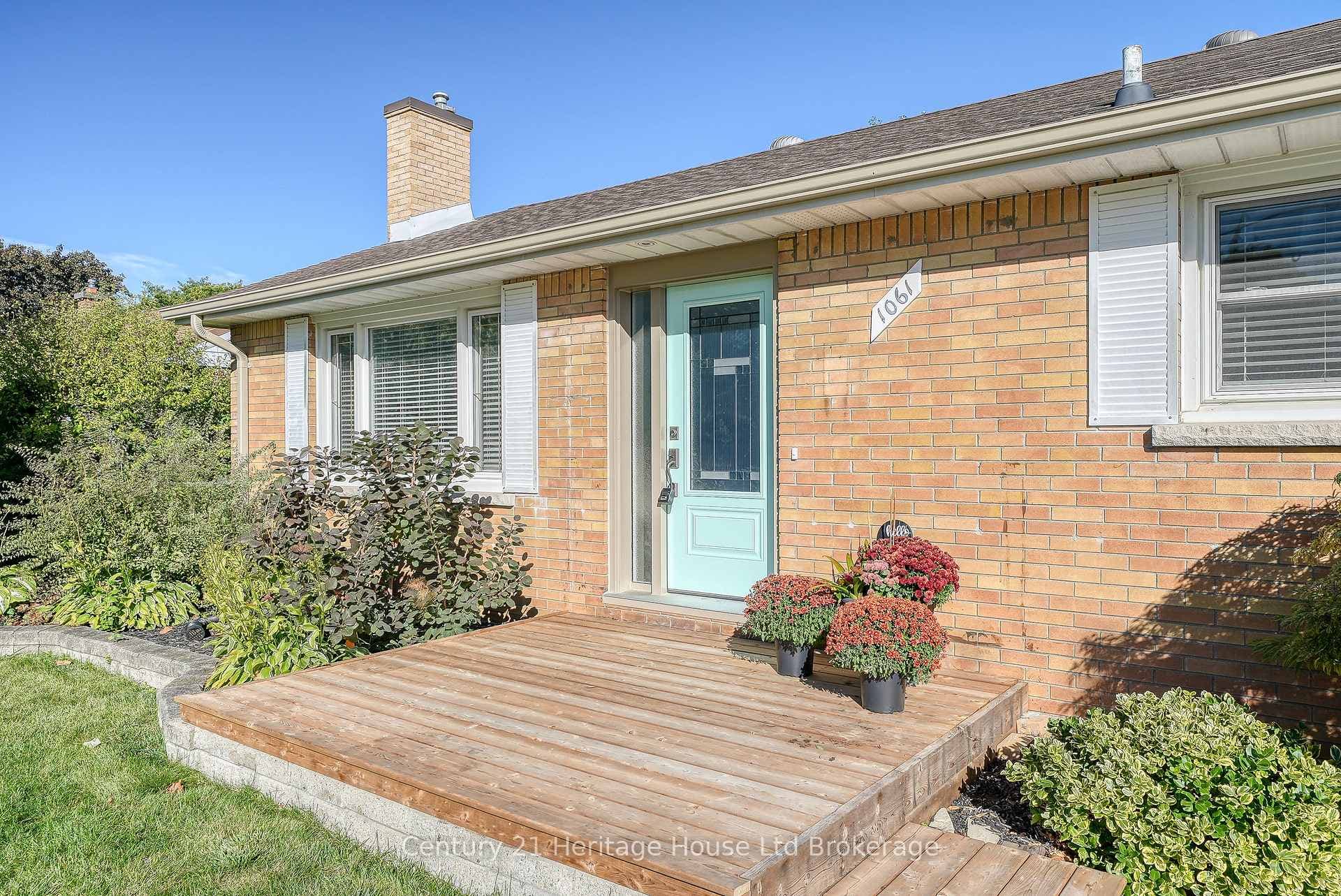1061 Elora Road photo 14