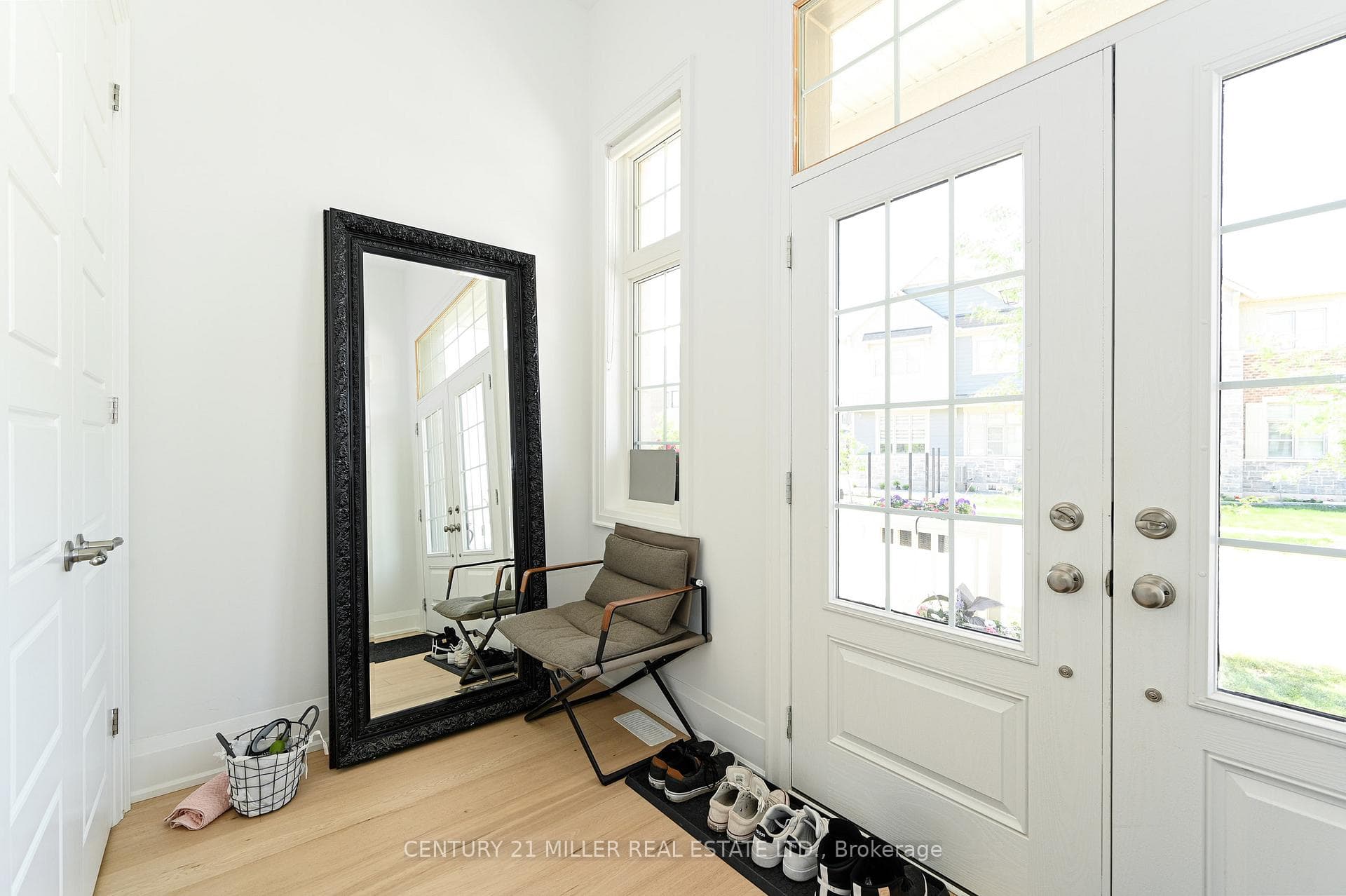 1432 Ford Strathy Crescent photo 2