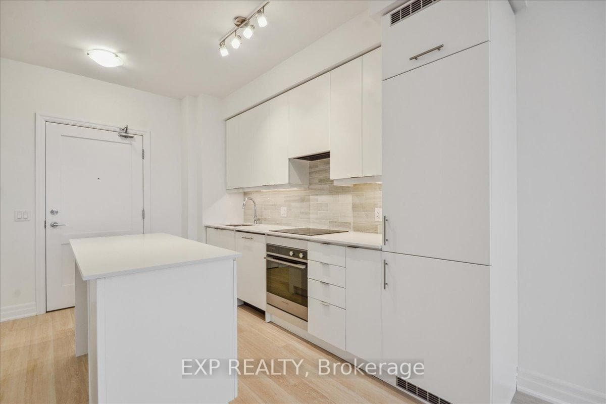 30 Elm Drive Unit 2003 photo 6